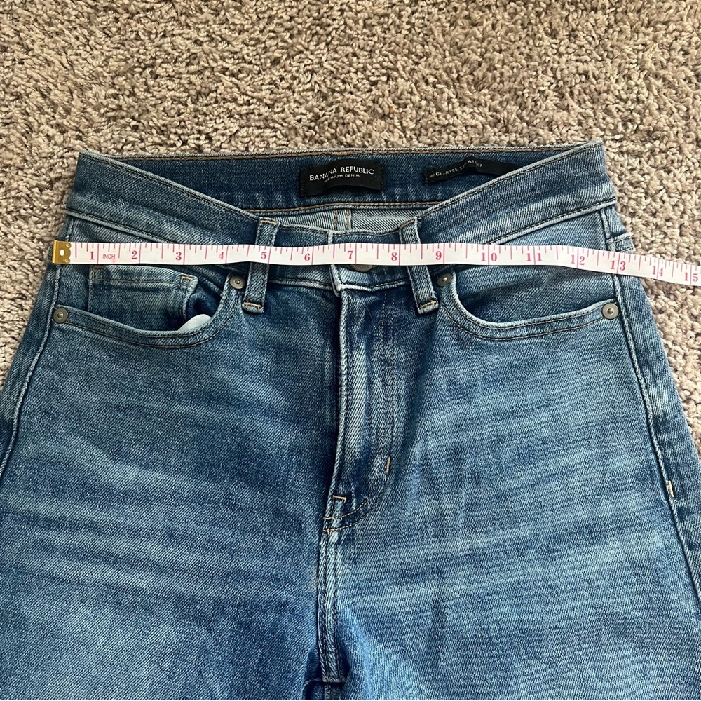 {Banana Republic} High Rise Straight Medium Wash Jeans - Picture 4 of 10